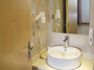 GreenTree Inn Shanghai Minhang District Beiqiao Subway Station Express Hotel