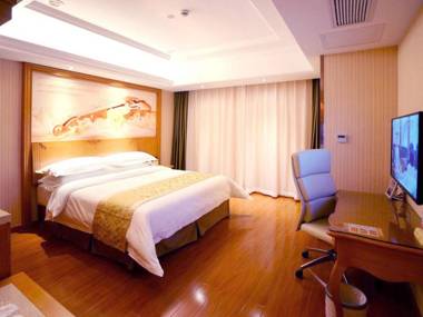 Vienna Hotel Shanghai Meilan Lake Metro Station