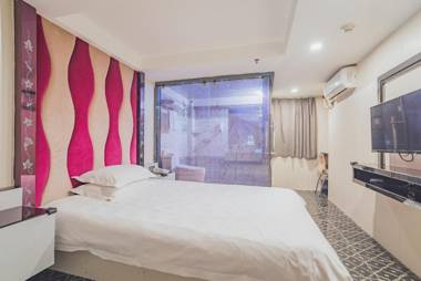 Hi Inn Shanghai Laoximen Metro Station