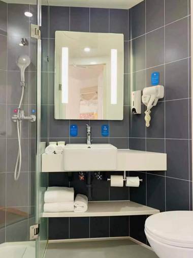 Hanting Hotel Shanghai Baosteel Yueluo Highway