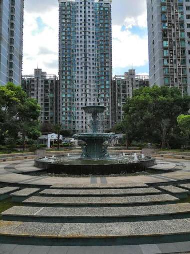 Pink International Youth Hostel