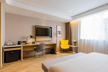 Atour S Hotel Shanghai Oriental Pearl Tower