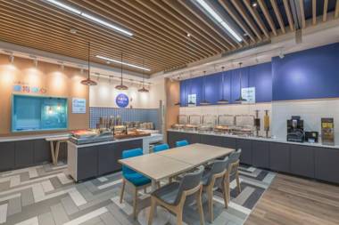 Holiday Inn Express Shanghai Jiading Center an IHG Hotel