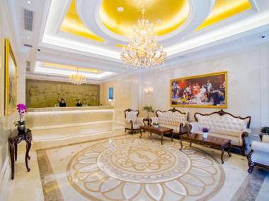 Vienna Hotel (shanghai jiadingxincheng yuanxianghudian)