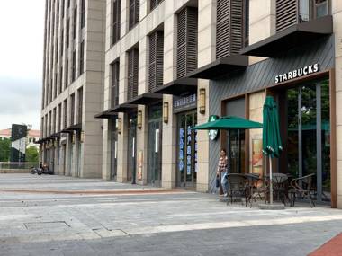 iFamily Apart Hotel Waigaoqiao Branch