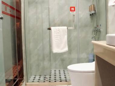 Shell Shanghai Jinshan Zhanyan Songjin Highway Hotel