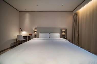 Hanting Hotel(Shanghai Lujiazui Minsheng Road Subway Station)