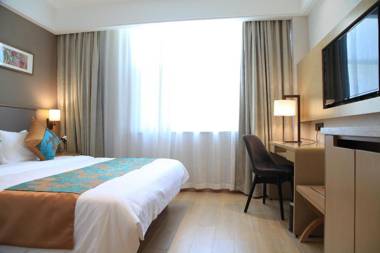 Home Inn Plus Shanghai Middle Ring Jinshajiang Road Fengzhuang Metro Station