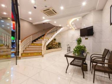 Shell Hotel Shanghai Oriental Pearl Tower Century Avenue Metro Station