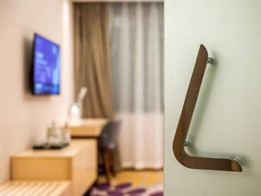 Lavande Hotel Shanghai Jinshan City Beach