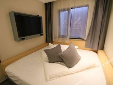 Zhotels (Shanghai International Tourist Resort Xiuyan Road Metro Station)