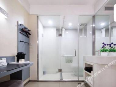 Zhotels (Shanghai International Tourist Resort Xiuyan Road Metro Station)