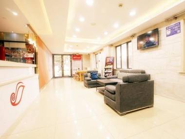 Shell Hotel Shanghai Expo Changqing Road Metro Station