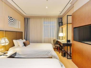 Yitel Premium (Shanghai Wujiaochang Metro Station)