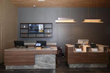 Hanting Hotel Shanghai Shaanxi South Road Metro Station