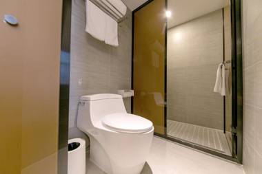 Ji Hotel Shanghai Beixinjing Metro Station