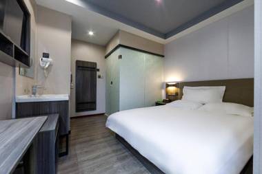 Hi Inn Shanghai Xujiahui Caobao Road