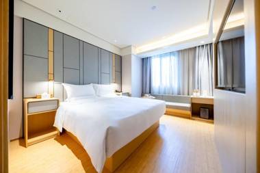 Ji Hotel Shanghai Ningguo Road Metro Station