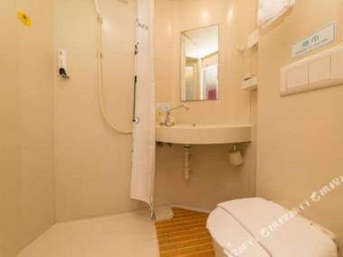 100 Inn (Shanghai Changhai Hospital & Xiangyin Road Metro Station)