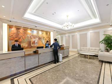 Vienna Hotel Shanghai Nanjing Road Pedestrian Street