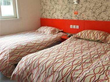 Pod Inn (Shanghai North the Bund Dongbaoxing Road Metro Station)