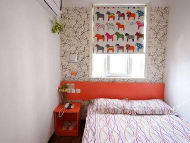 Pod Inn (Shanghai North the Bund Dongbaoxing Road Metro Station)