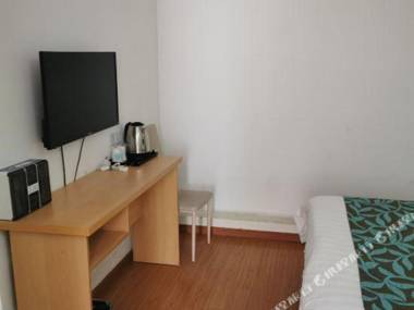 Pebble Motel (Shanghai Caolu Finance College)