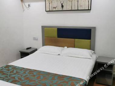 Pebble Motel (Shanghai Caolu Finance College)