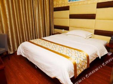 Super 8 Hotel (Shanghai Huyi Highway Shanghai University)