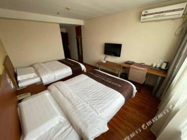 Super8 Hotel (Jingshan City Beach)