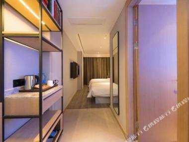 Sushi Qingshe Hotel (Dapuqiao Metro Station)