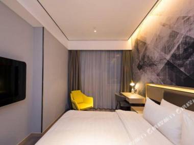 Sushi Qingshe Hotel (Dapuqiao Metro Station)