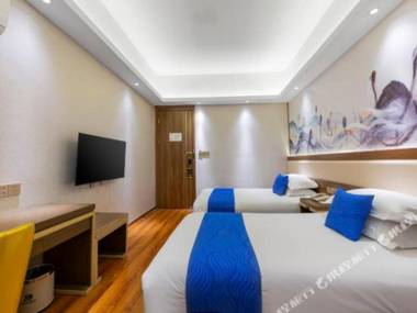 Shanghai Kuoyue Hotel（Shanghai Jiangning Road Metro Station）