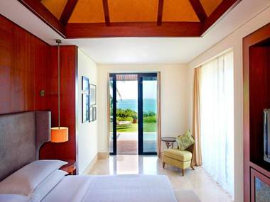 Sheraton Sanya Yalong Bay Resort