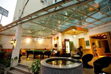 Blue Sky International Youth Hostel