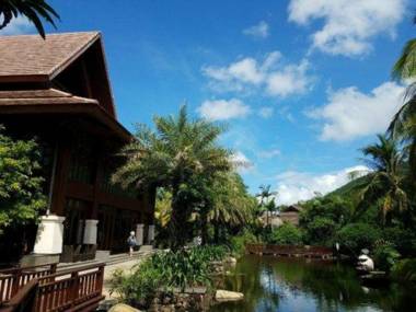 Shixishu Jianguo Yalong Bay Resort