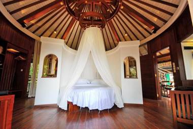 Yalong Bay Earthly Paradise Birds Nest Resort