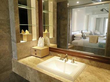 Sanya Shanghai Huating Boutique Resort Hotel