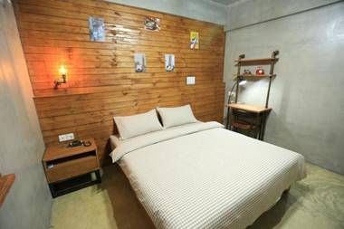 San Ya Nei Shi Guang Huai Jiu Inn