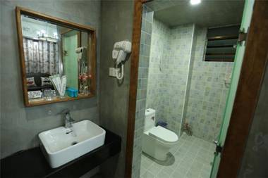 San Ya Nei Shi Guang Huai Jiu Inn