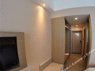 An Xi Bao Long Yi Zhu Hotel