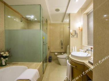 Aile Crown Holiday Hotel