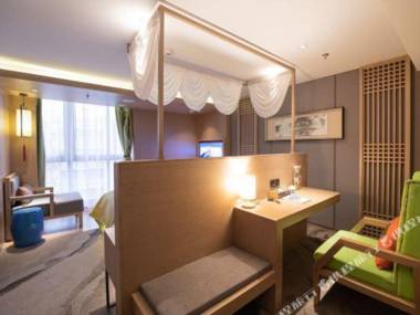 The Swiss House (Quanzhou Licheng Fuqiao)