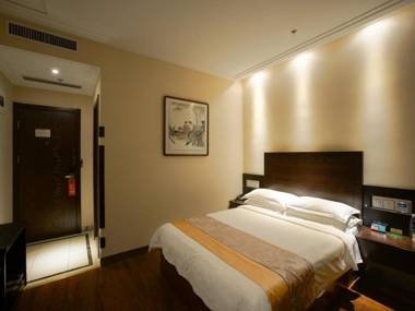 GreenTree Inn QinHuang Island Railway Station Business Hotel