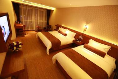 James Joyce Coffetel Qinhuangdao Railway Station