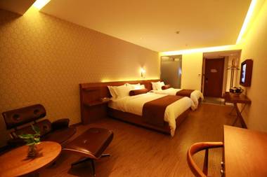 James Joyce Coffetel Qinhuangdao Railway Station