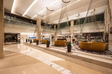 Holiday Inn Qingdao City Center an IHG Hotel - Shopping MALL