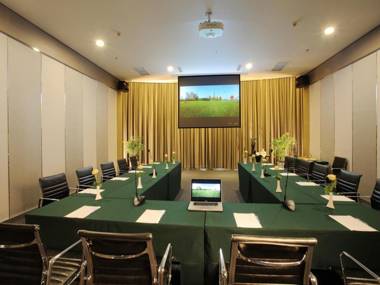 Grand Madison Qingdao Harbour-view Central (Former Qingdao Farglory Hotel)