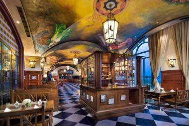 Crowne Plaza Ocean Spring Resort an IHG Hotel