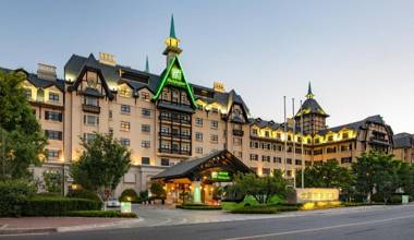 Holiday Inn Qingdao Expo an IHG Hotel